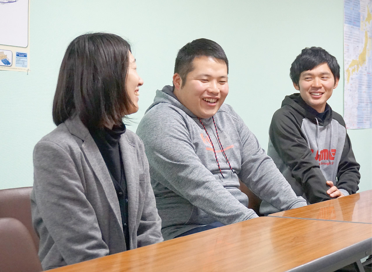 左:4年担任 望月 覚子 先生 中:4年担任 小池 速人 先生 右:4年担任 堂込 健介 先生